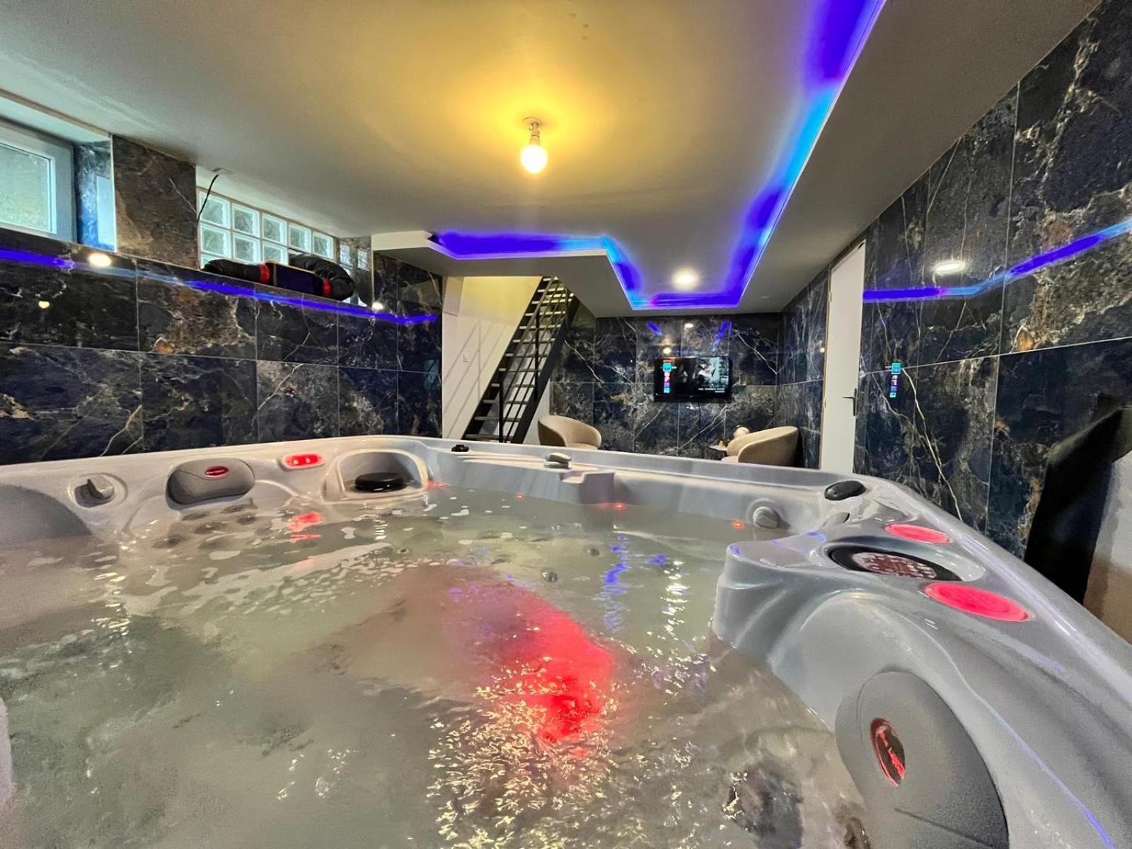 Golden Blue - Jacuzzi Apartment Rouen Luaran gambar